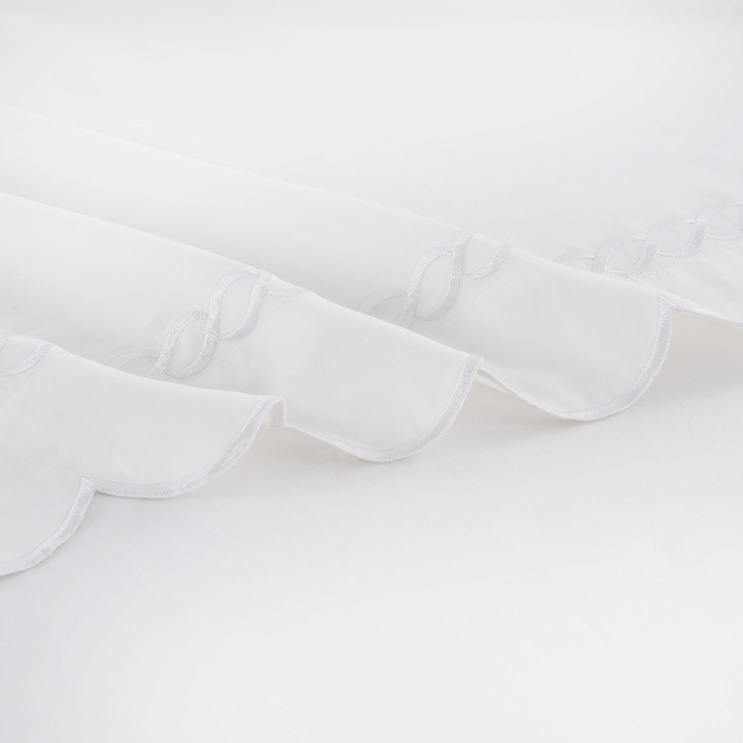 600 Thread Count Scallop Rope Embroidered Cotton Pillowcase Pair - Quahog Bay Bedding