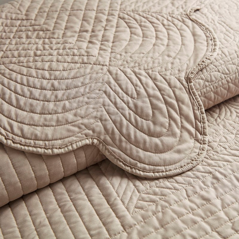 Coastal Scalloped Edge Quilt Set 3PC - Khaki