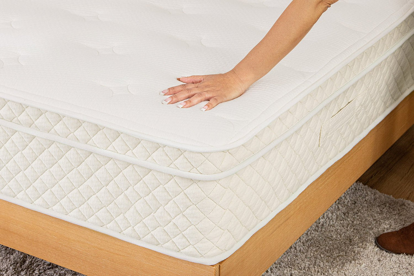 Hybrid Mattress - The Savvy Bliss - American Made - Made in the USA Mattresses - Quahog Bay Bedding