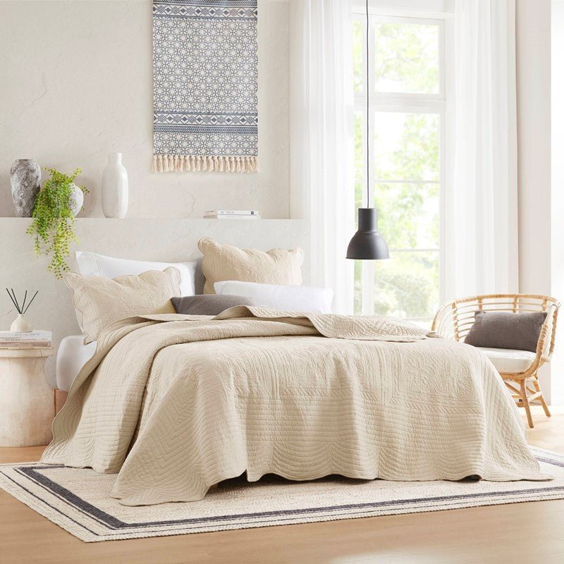 Coastal Scalloped Edge Quilt Set 3PC - Cream - Quahog Bay Bedding