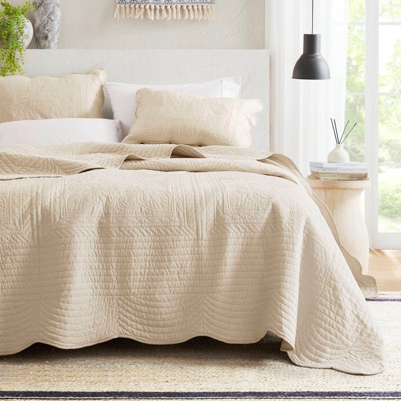Coastal Scalloped Edge Quilt Set 3PC - Cream - Quahog Bay Bedding