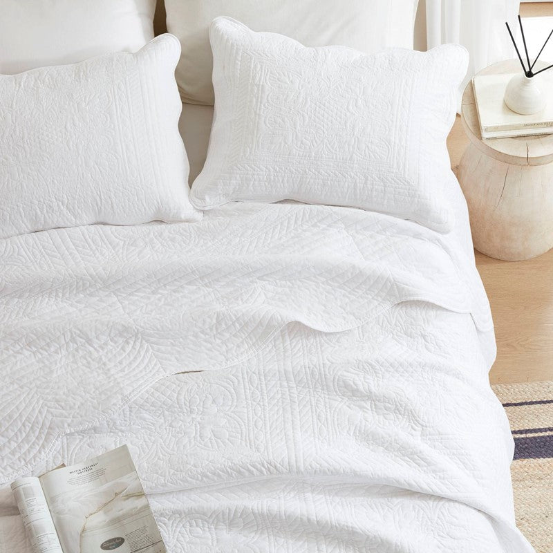 Coastal Scalloped Edge Quilt Set 3PC - White - Quahog Bay Bedding