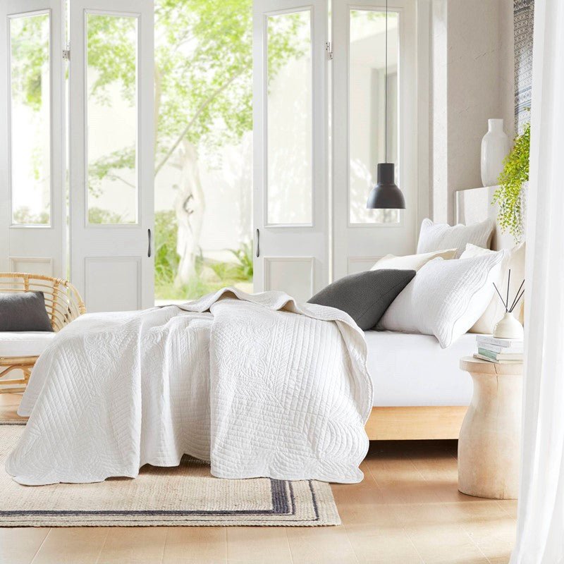 Coastal Scalloped Edge Quilt Set 3PC - White - Quahog Bay Bedding