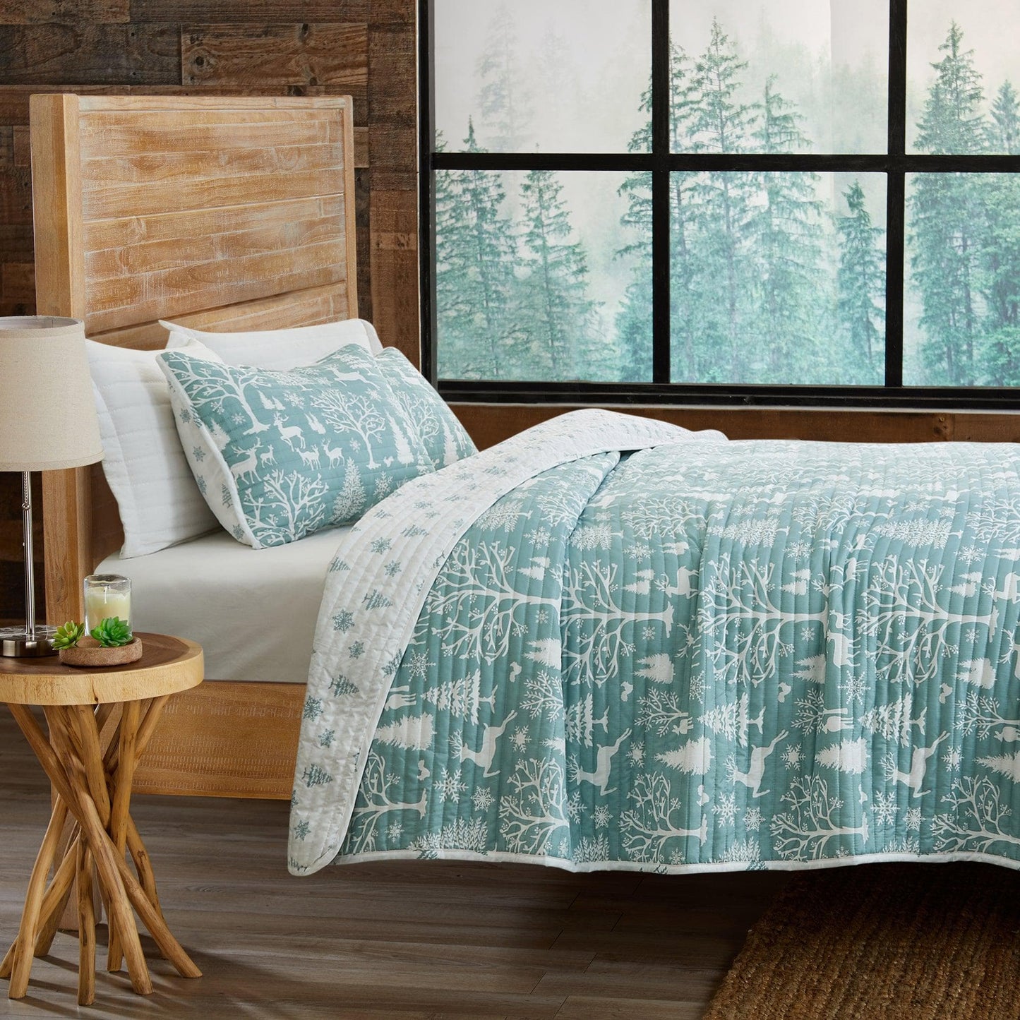 Blue Lodge Woods Quilt - Coastal Christmas Bedding