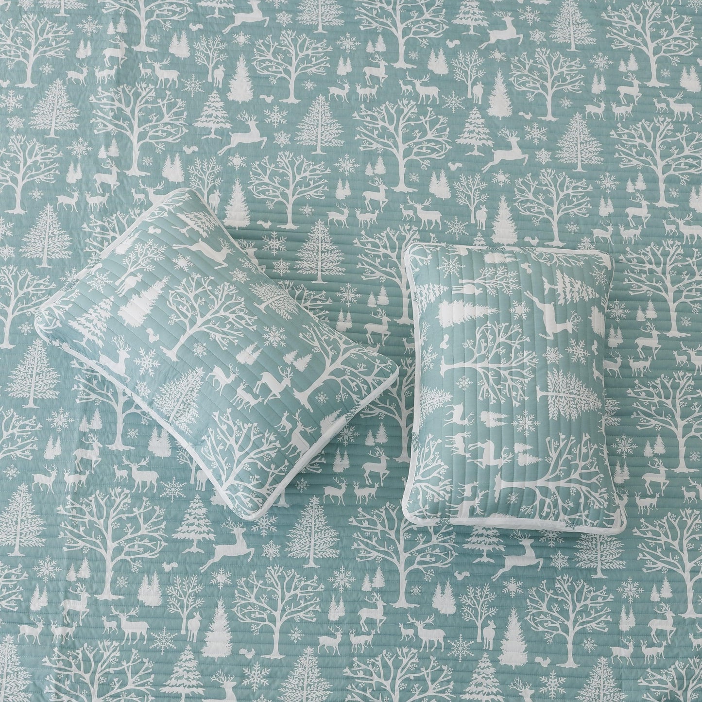 Blue Lodge Woods Quilt - Coastal Christmas Bedding