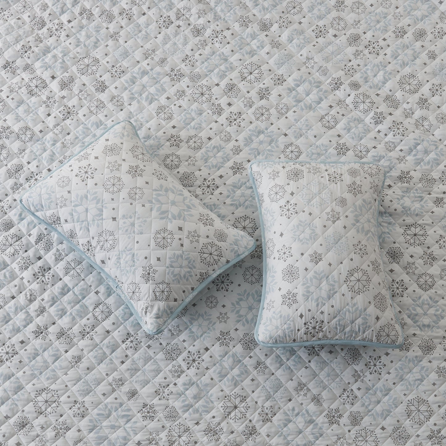 Snowflake Quilt - White, Blue & Grey - Coastal Christmas Bedding