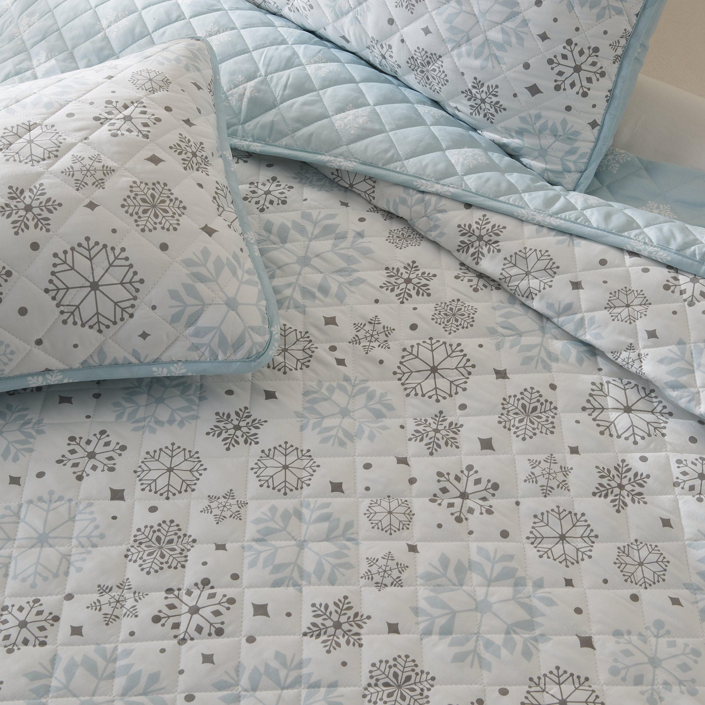 Snowflake Quilt - White, Blue & Grey - Coastal Christmas Bedding