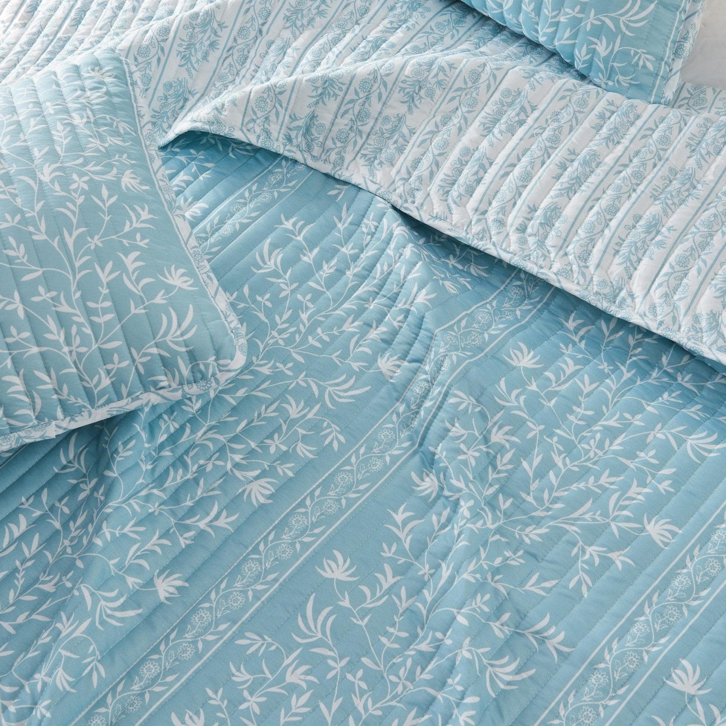 Blue Floral Quilt Set - Coastal Floral Quilts