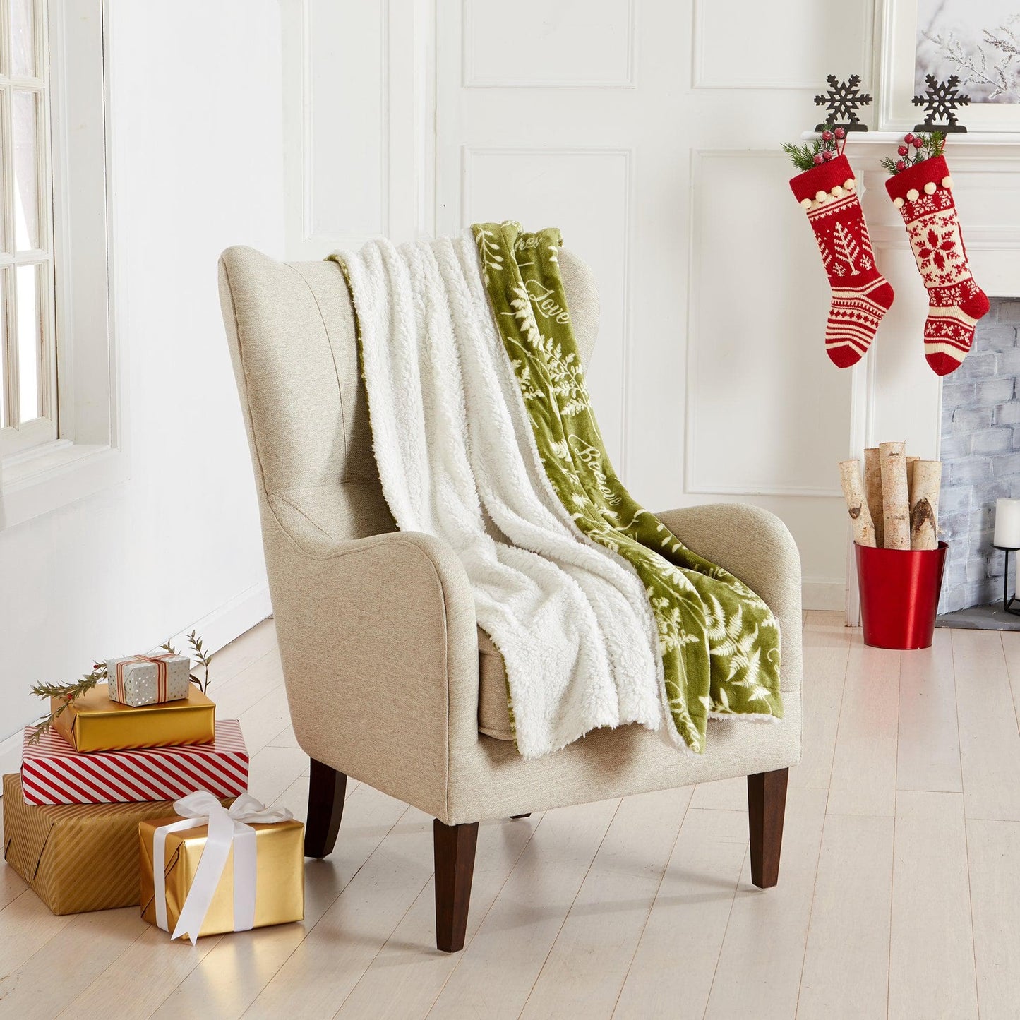 Christmas Sherpa Throw Blankets - Christmas Themed Quilts