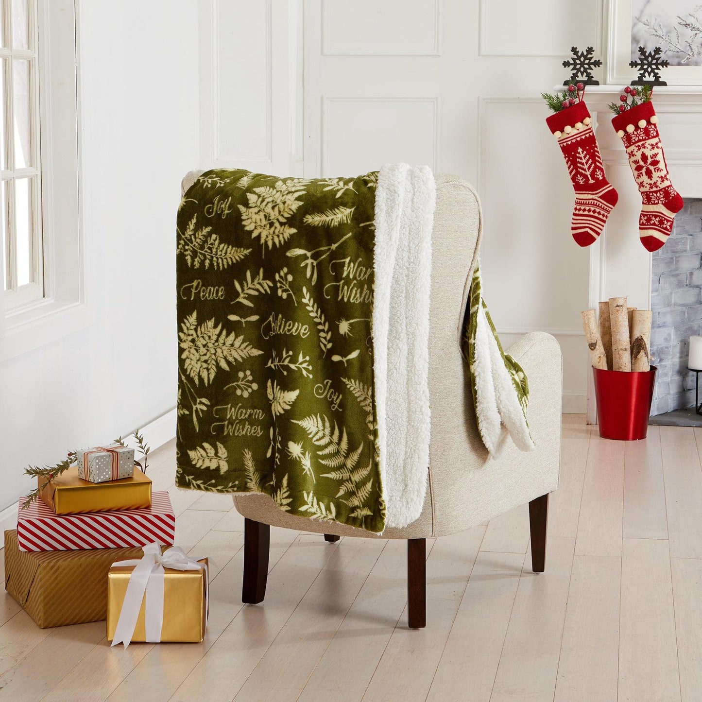 Christmas Sherpa Throw Blankets - Christmas Themed Quilts