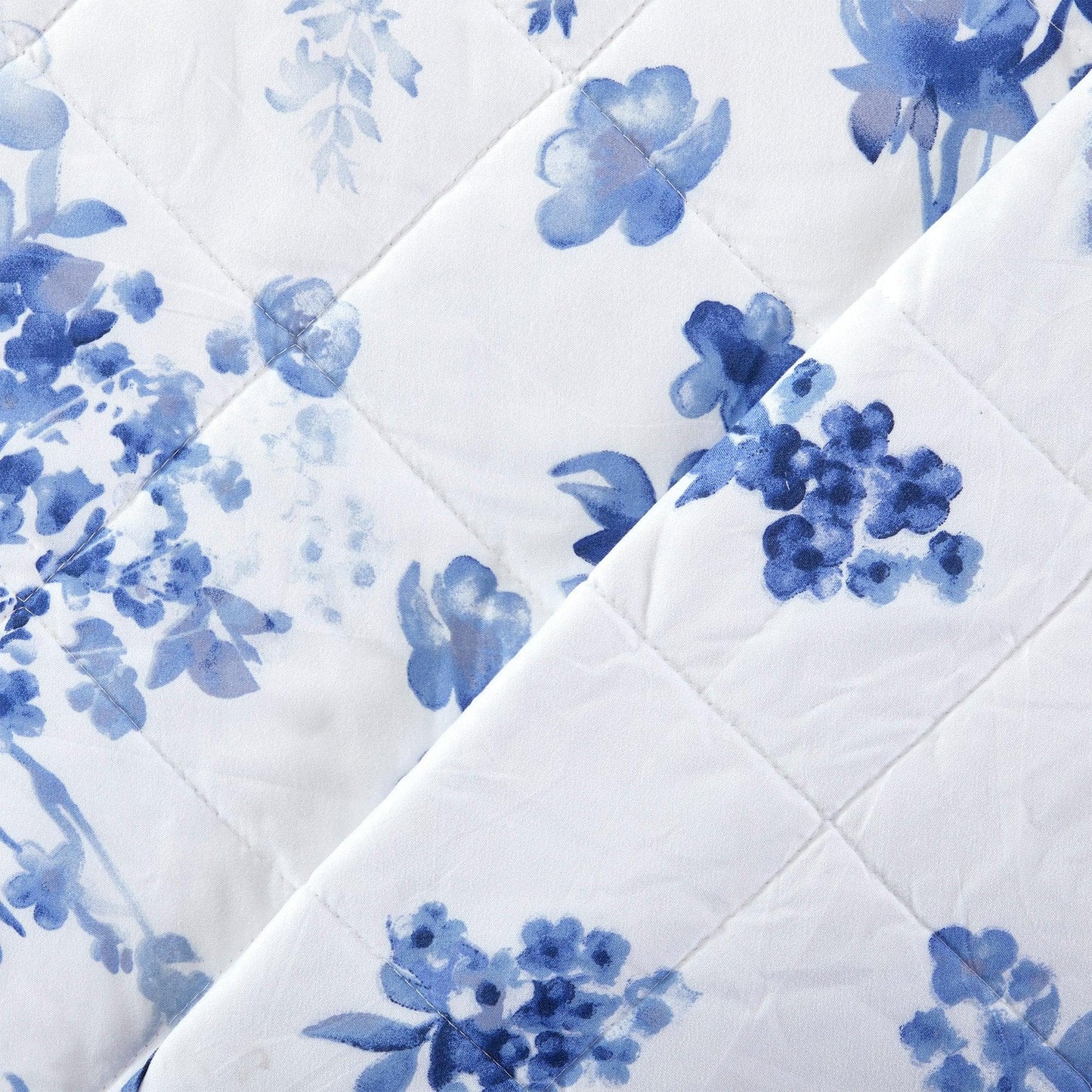 Coastal Floral Blue And White Quilt Set With Scalloped Edges - Lightweight Microfiber