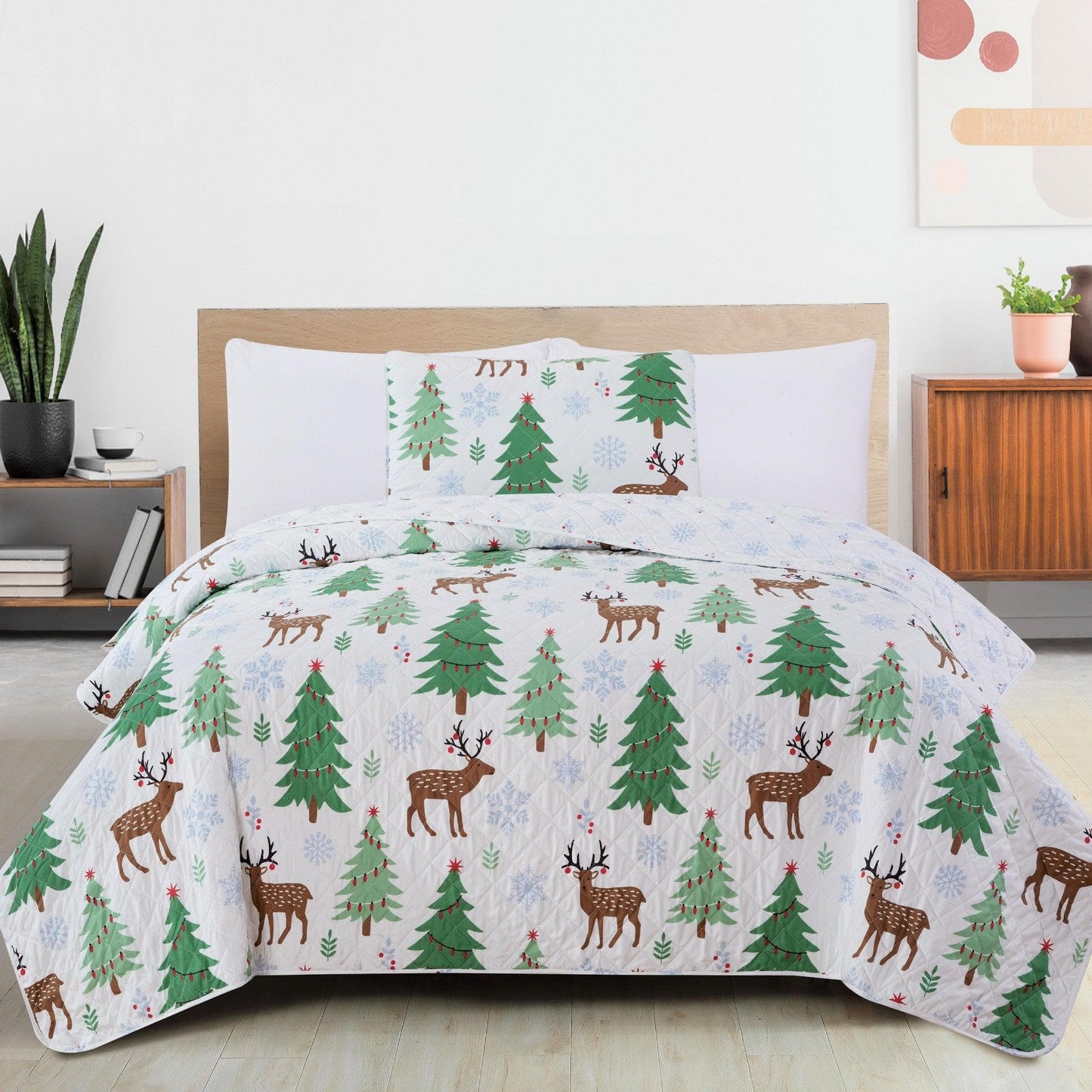 Christmas Holly Quilt Set - Christmas Themed Bedding
