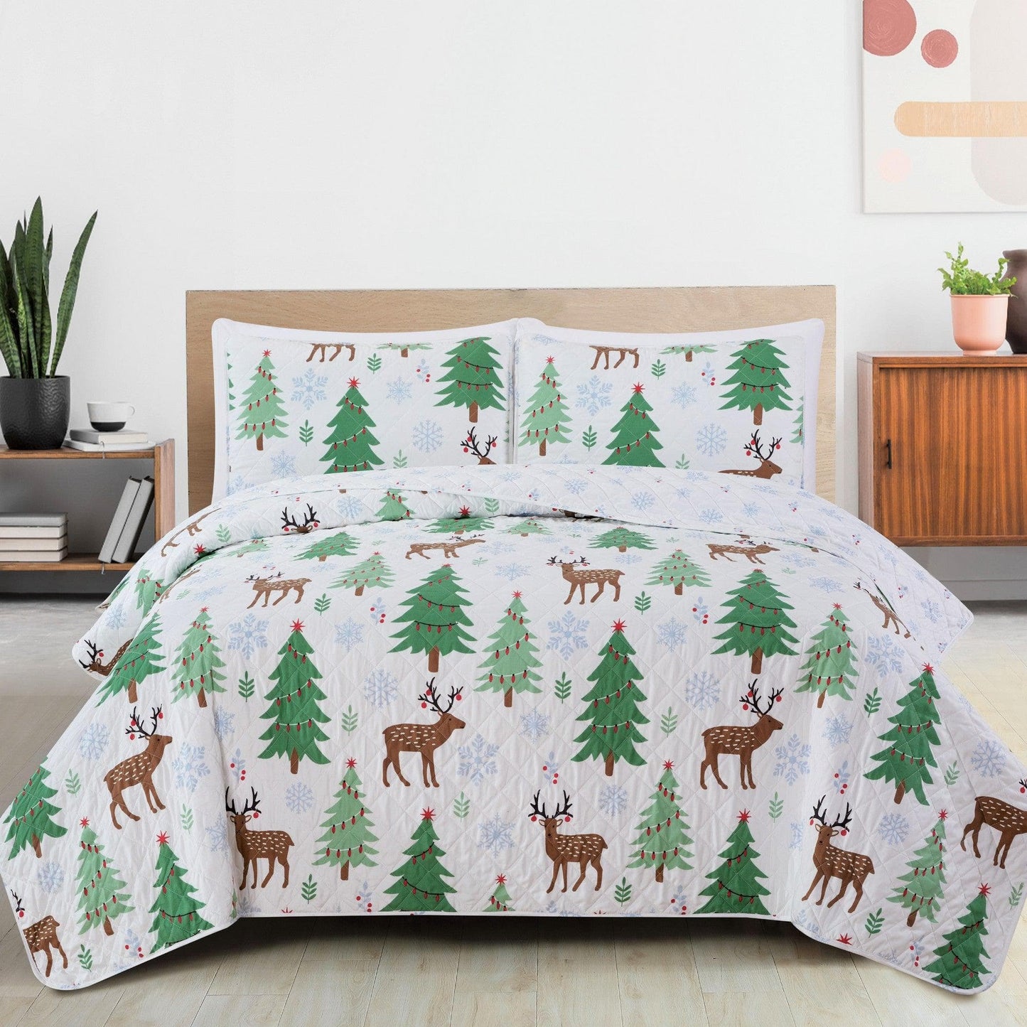 Christmas Holly Quilt Set - Christmas Themed Bedding