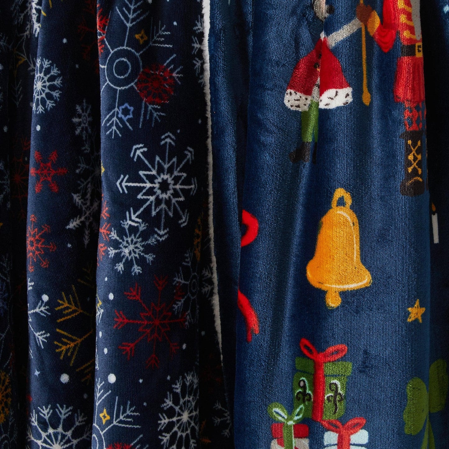 Christmas Sherpa Throw Blanket - Festive Christmas Themed Bedding