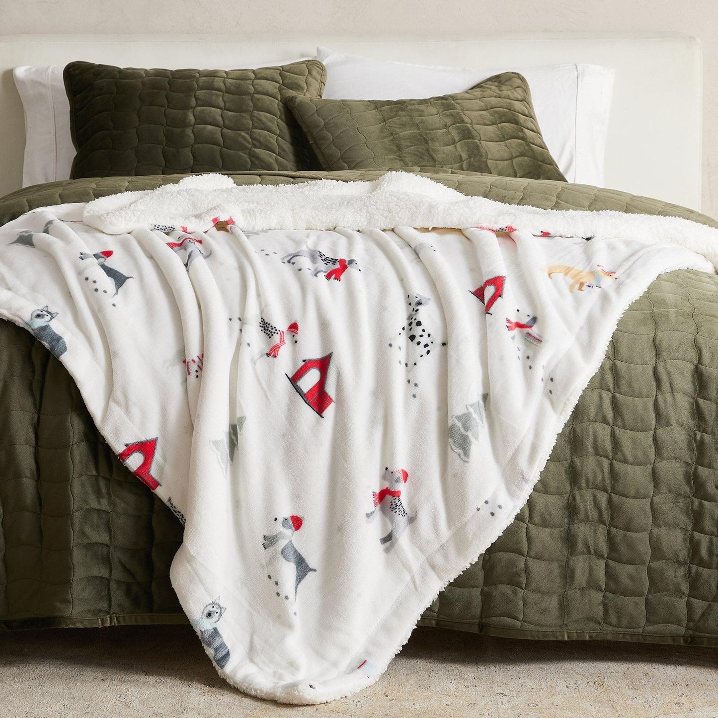 Christmas Sherpa Throw Blanket - Festive Christmas Themed Bedding