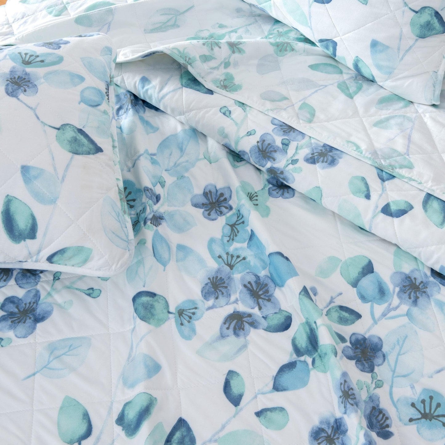 Blue & White Floral Quilt Set - Miranda Collection - Coastal Floral Bedding