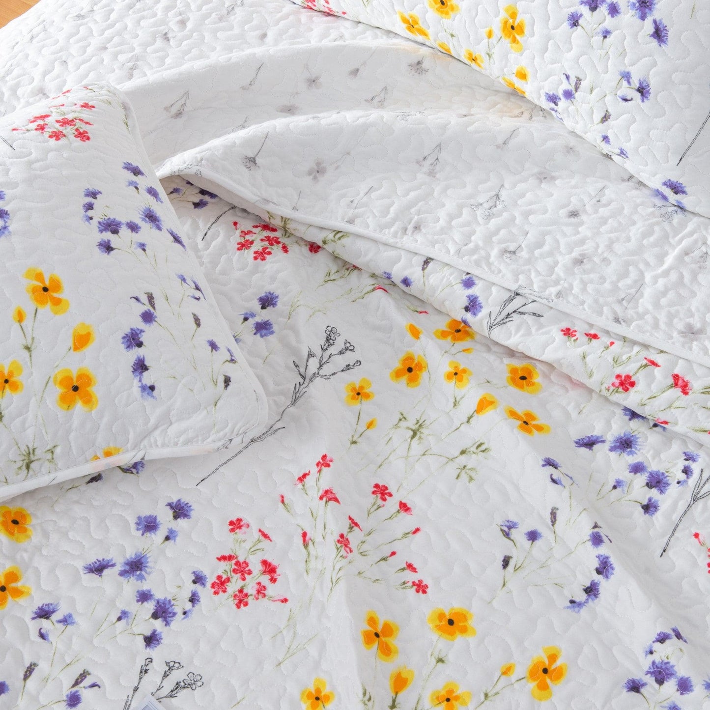 Colorful Floral 3 Piece Quilt Set - Coastal Floral Quilts
