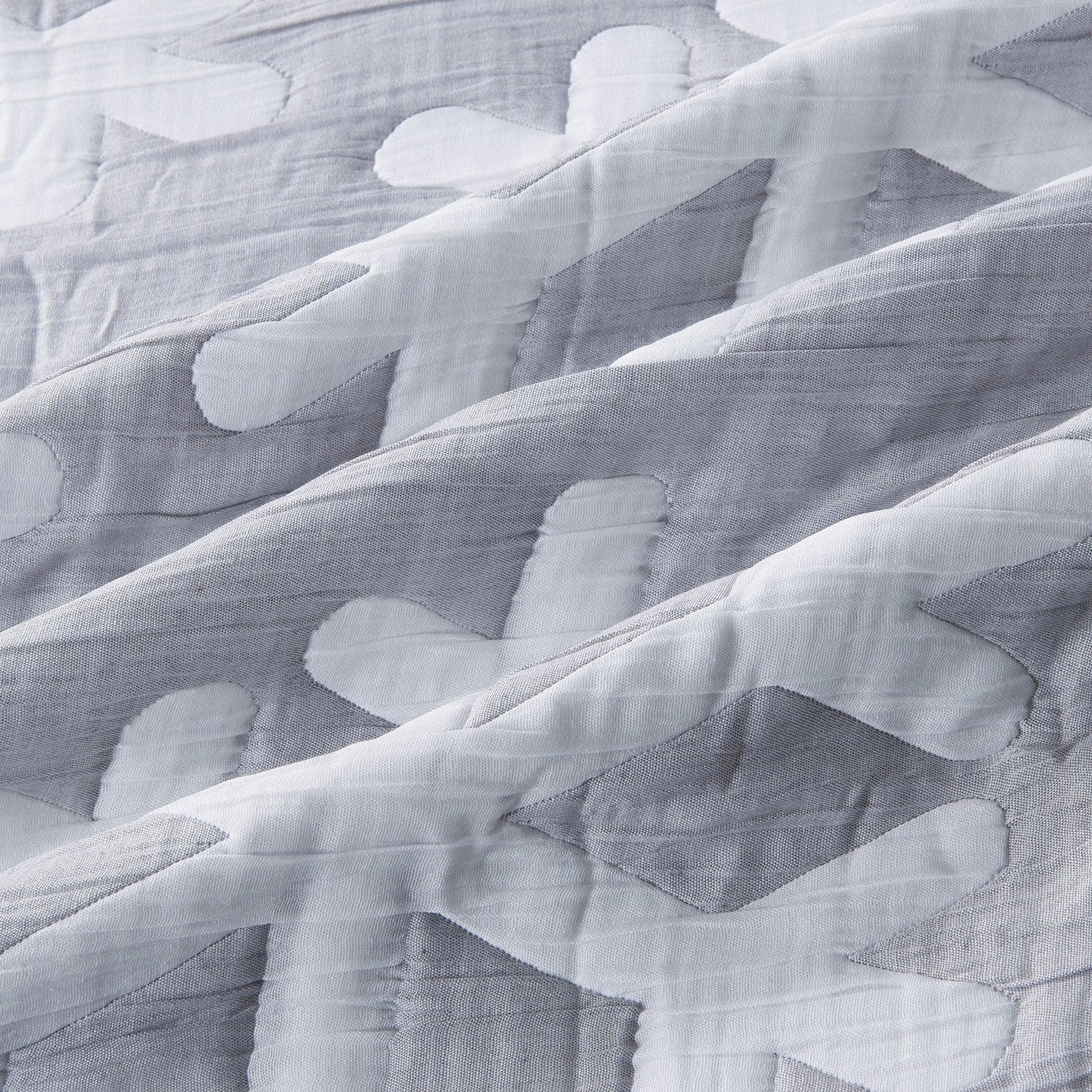 Matelassé Snowflake Quilt Set - Coastal Christmas Quilts