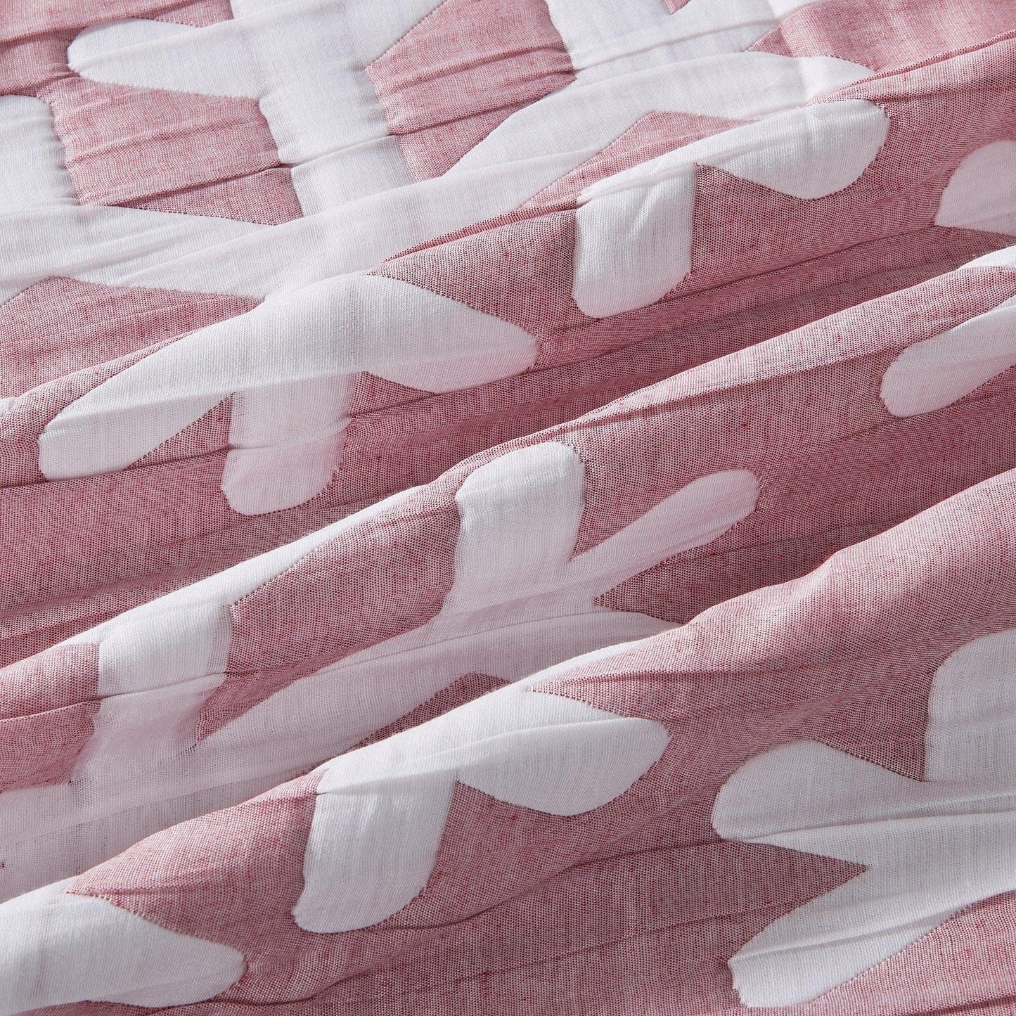 Matelassé Snowflake Quilt Set - Coastal Christmas Quilts