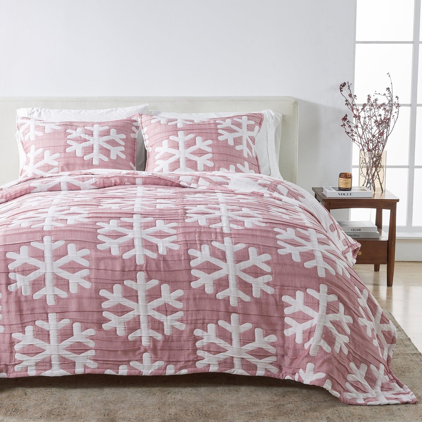Matelassé Snowflake Quilt Set - Coastal Christmas Quilts