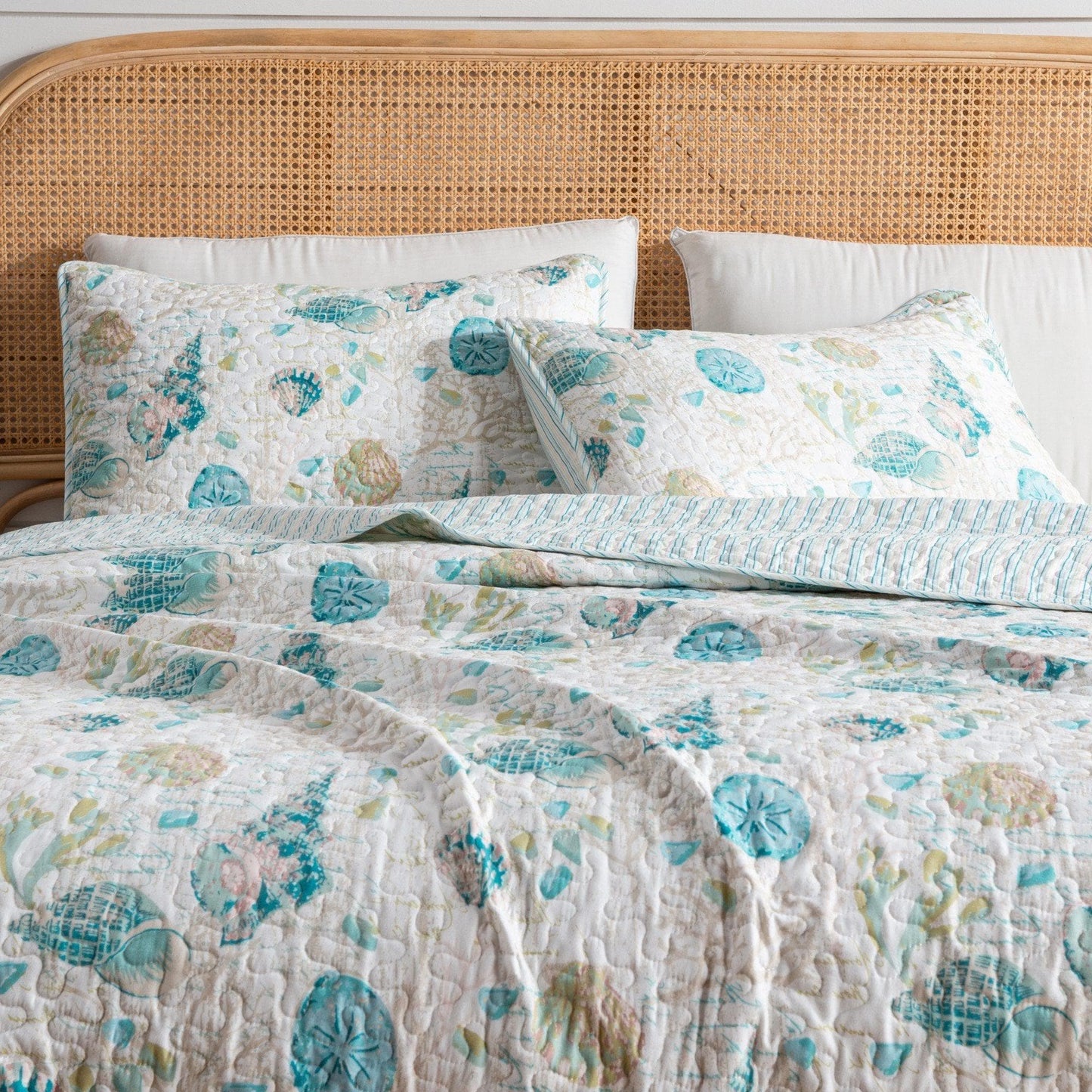 Seashell & Coral Quilt Set - Seashell Themed Bedding Sets