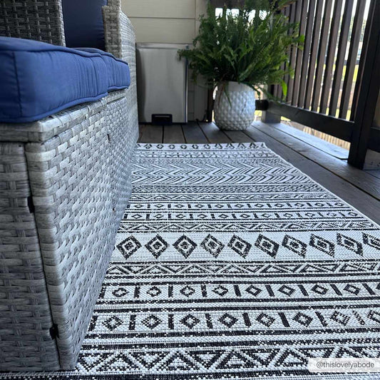 Imboden Black&White Outdoor Rug - Quahog Bay Bedding