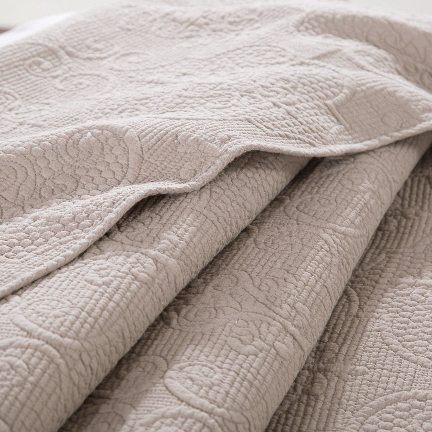 Sandy Elegant Matelasse Cotton Quilted Bedspread Set - Quahog Bay Bedding