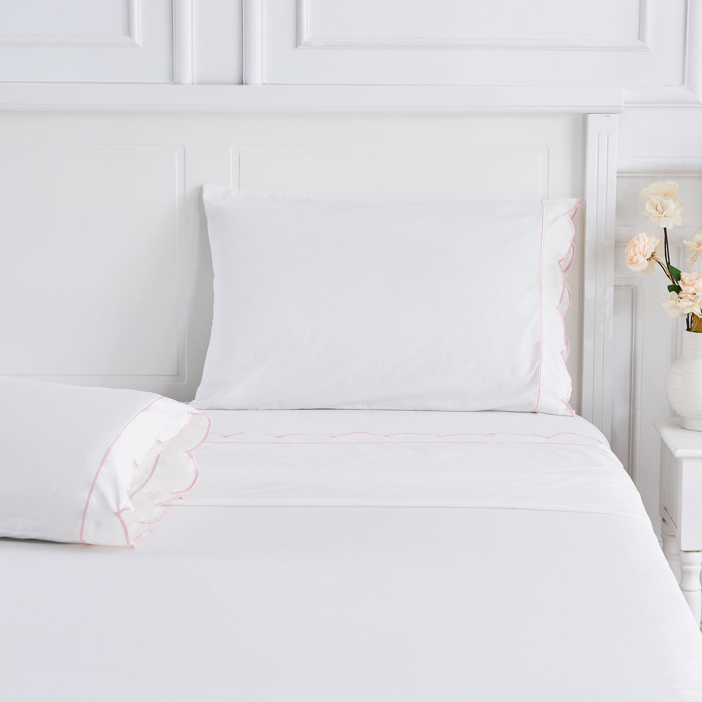 Coastal Scalloped Edge Embroidered 300TC Cotton Percale Sheet Set