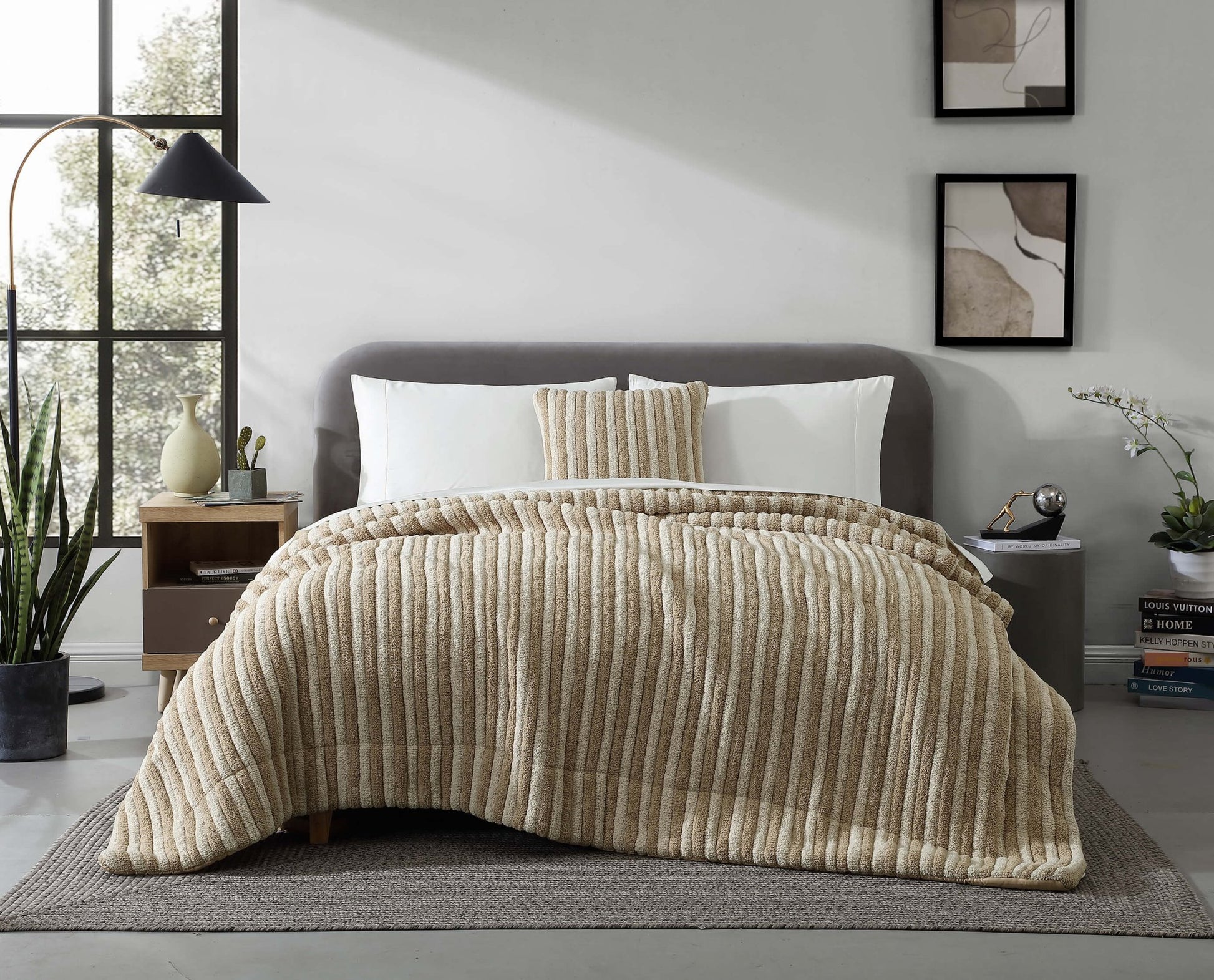 Snug Comforter With Piped Detailing - Sustainable Bedding - Quahog Bay Bedding