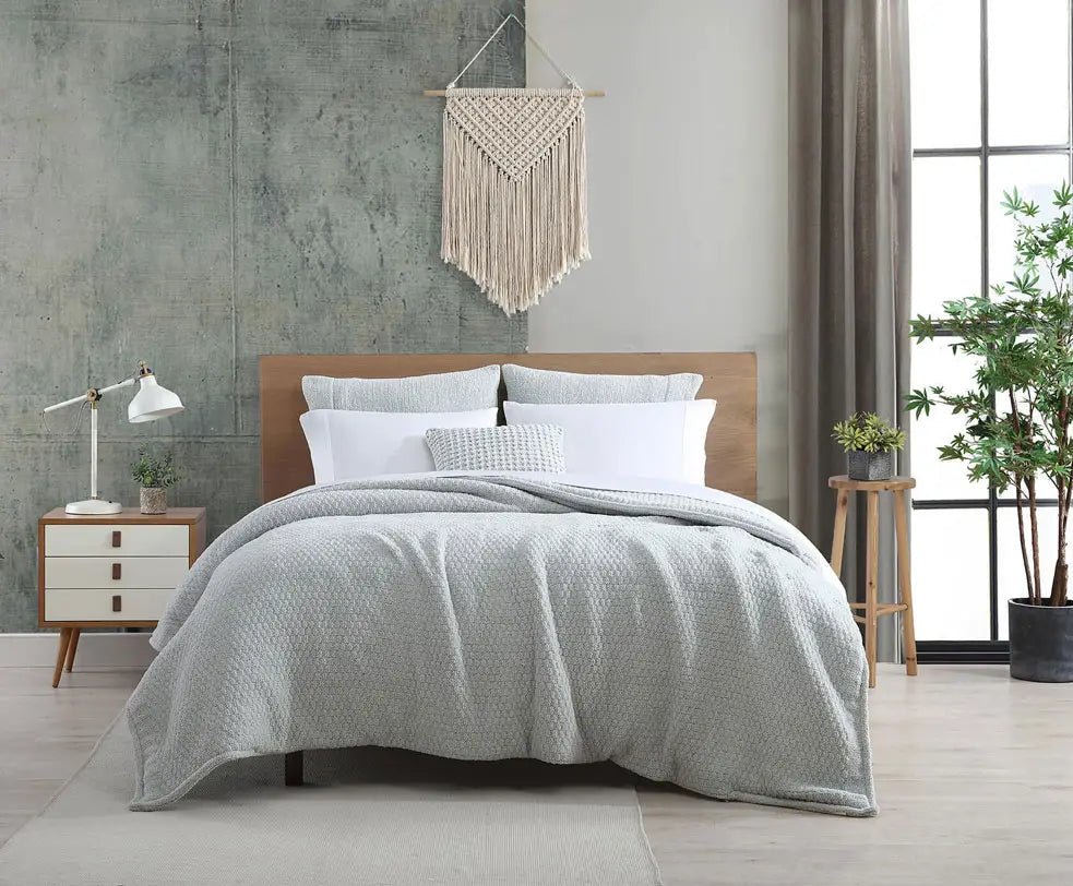 Snug Crystal Weighted Blanket - Quahog Bay Bedding