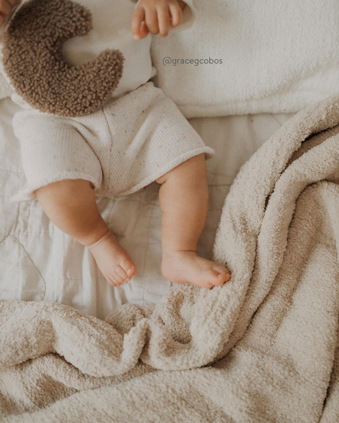 Snug Throw - Quahog Bay Bedding