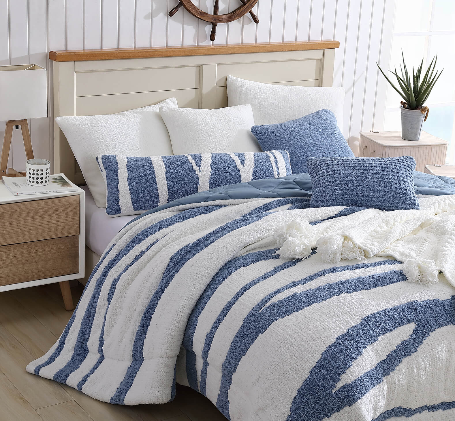 Snug Throw Pillow - Quahog Bay Bedding