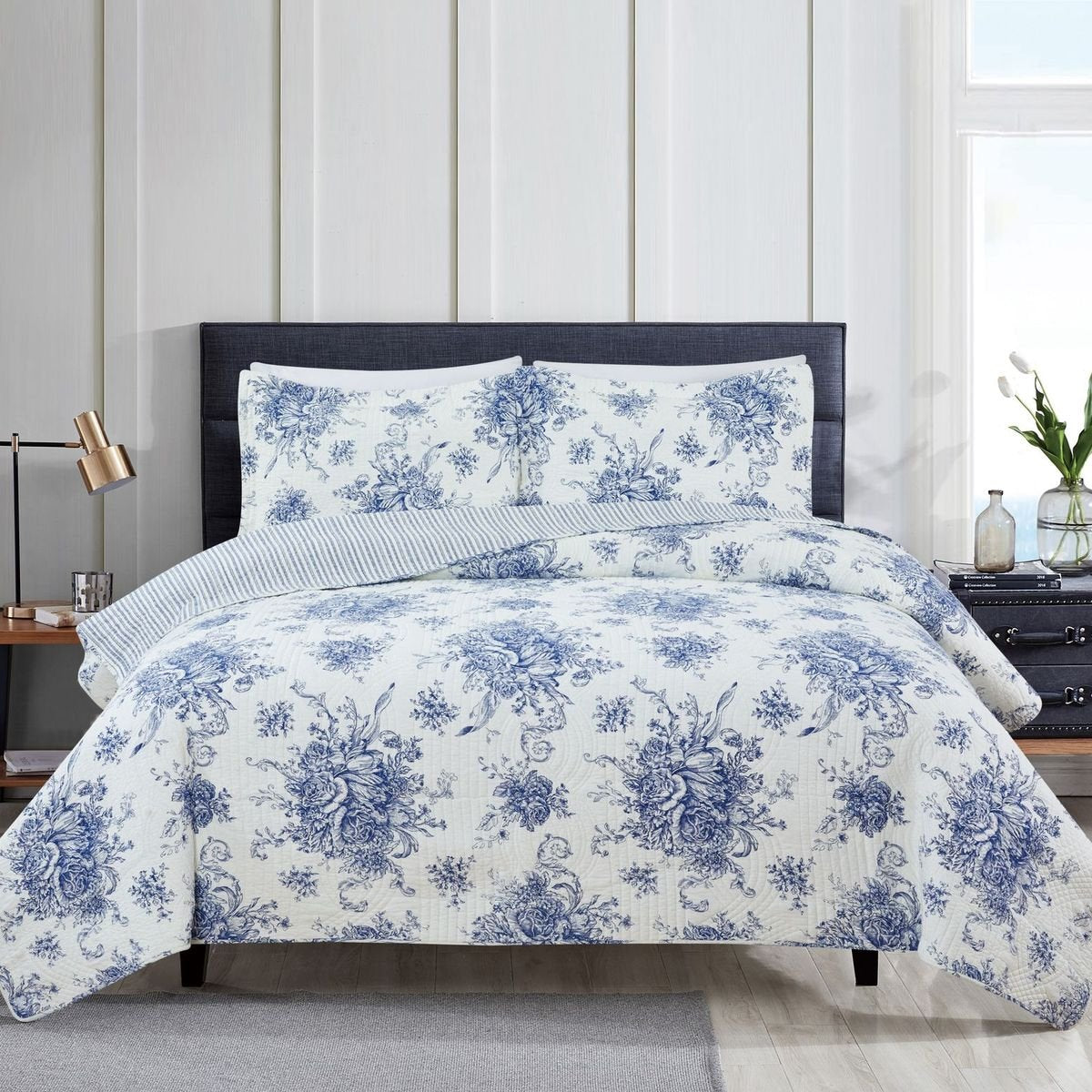 Toile Quilt Set - 100% Cotton Shell And Filling - Floral Quilt With Stripes On Reverse