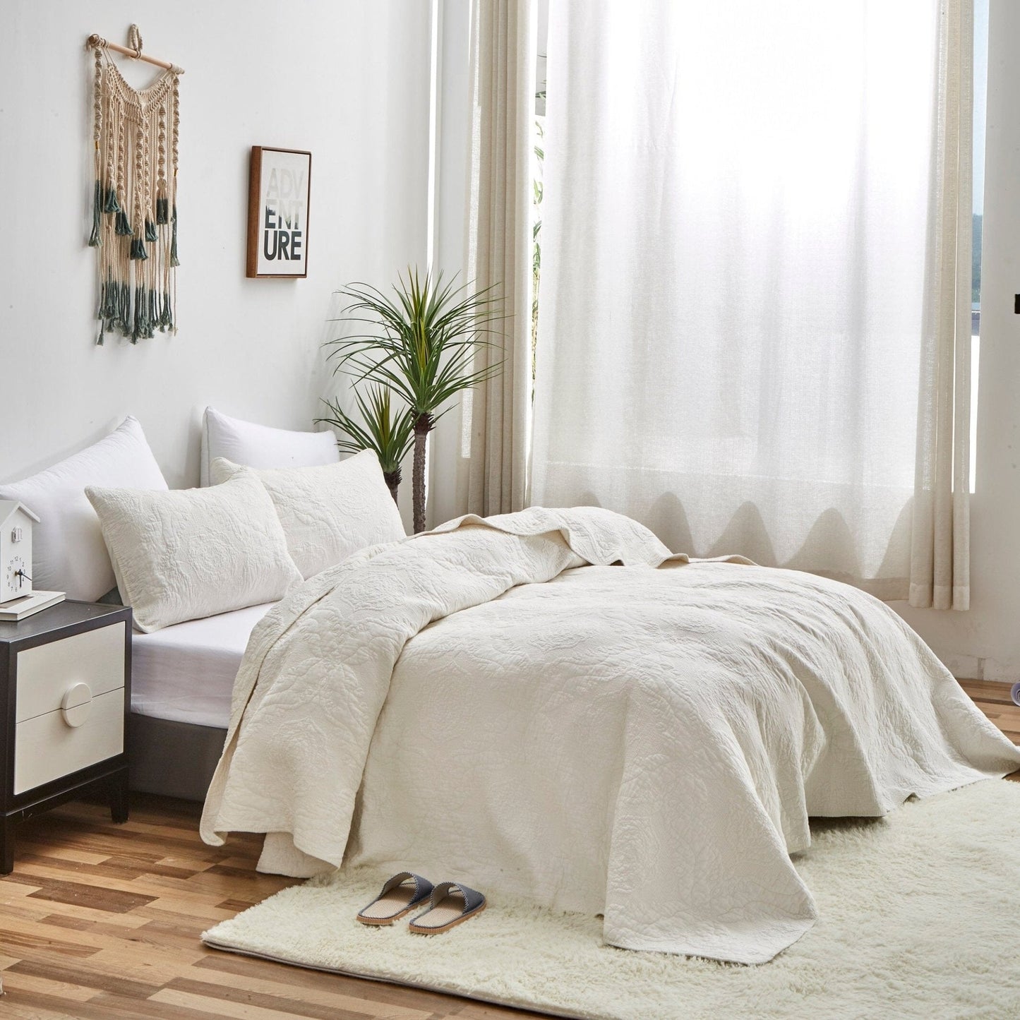 Ivory Paisley Damask Stitch Matelassé Cotton Quilt Set - Quahog Bay Bedding