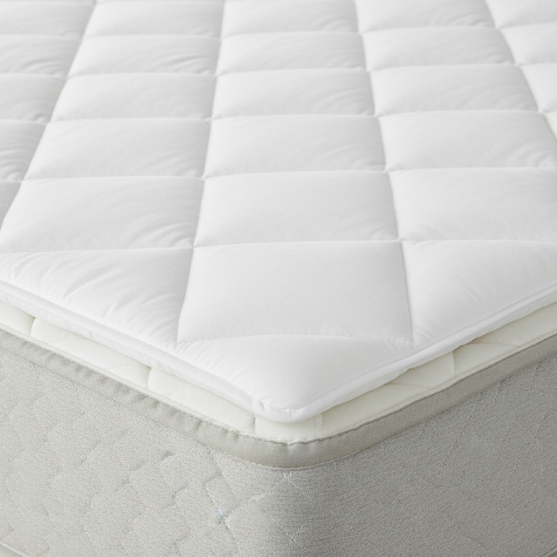 The Missing Layer: A Mattress Pad Built for Shallow Pocket Home, Boat, RV and Dorm Beds