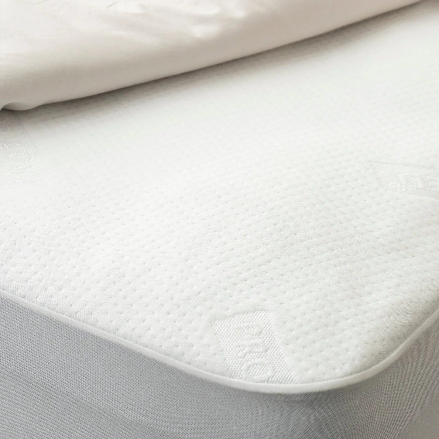 Signature Tencel Jacquard Mattress Protector