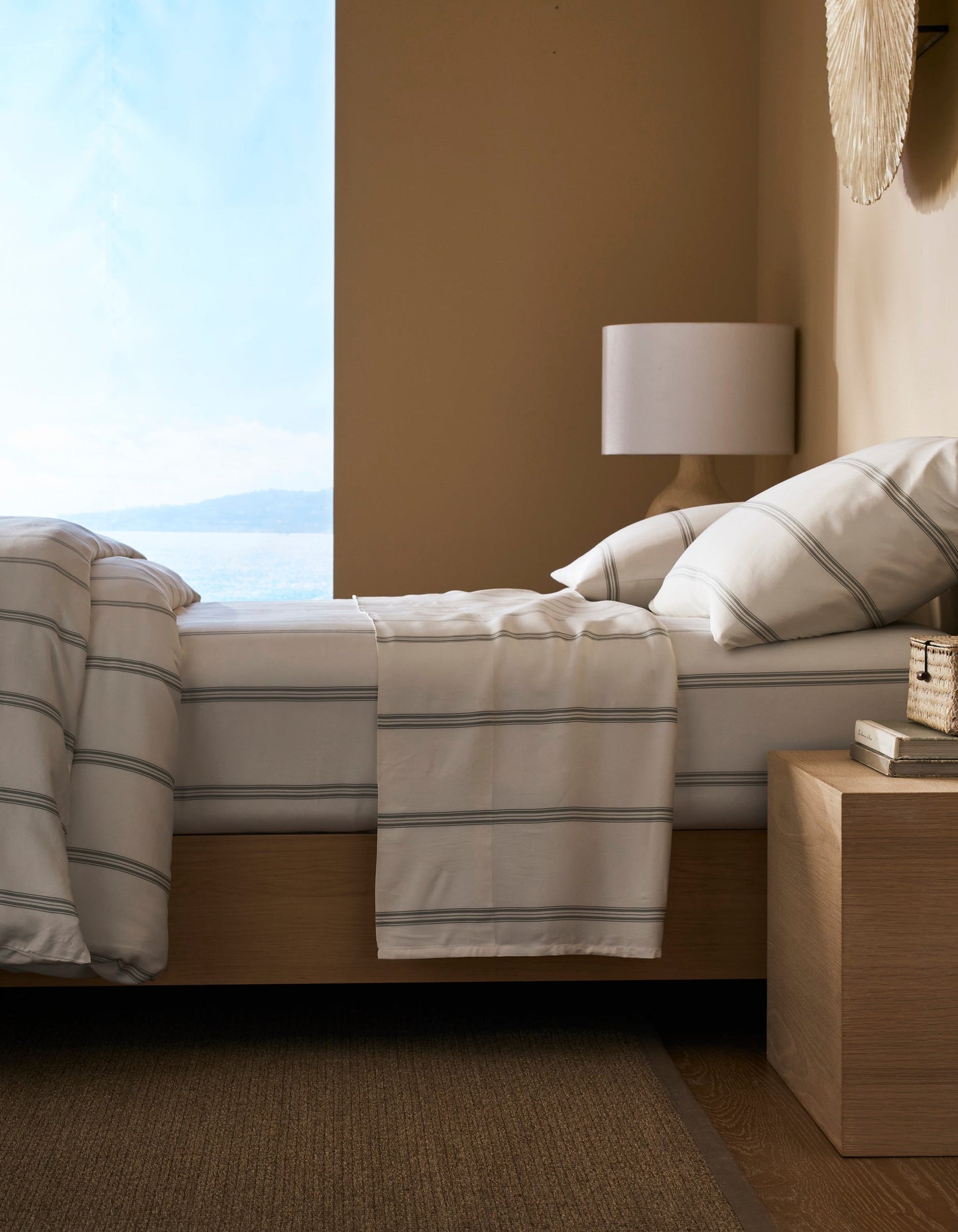 Bamboo Bedding Deluxe Bundle - Down Alternative - Sheet Set, Duvet & Comforter