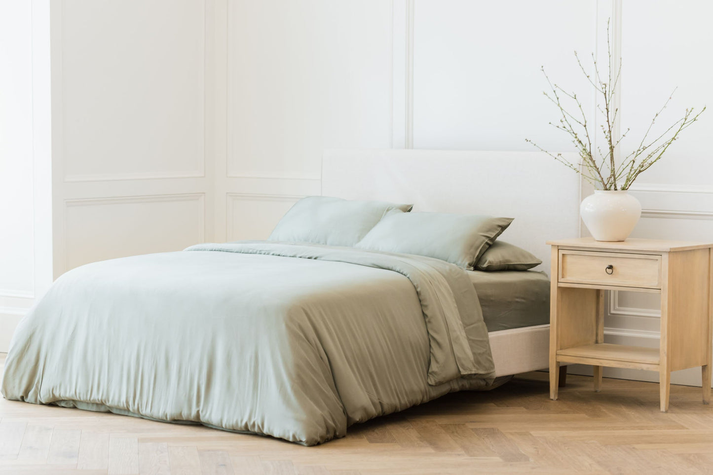 Luxury Cooling 100% Viscose Bamboo Sheet Set - Fits up to 20 Inch Depths