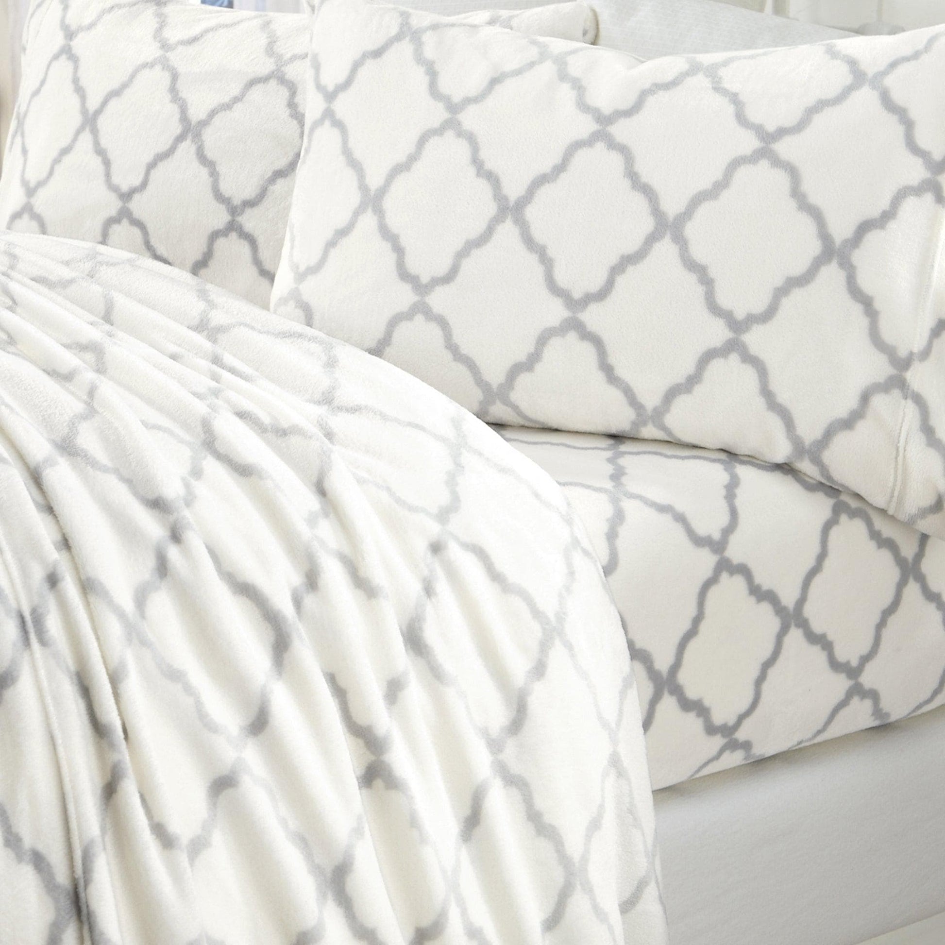 4-Piece Printed Plush Sheet - Velvet Luxe - Coastal Holiday & Christmas Themed Bedding - Quahog Bay Bedding