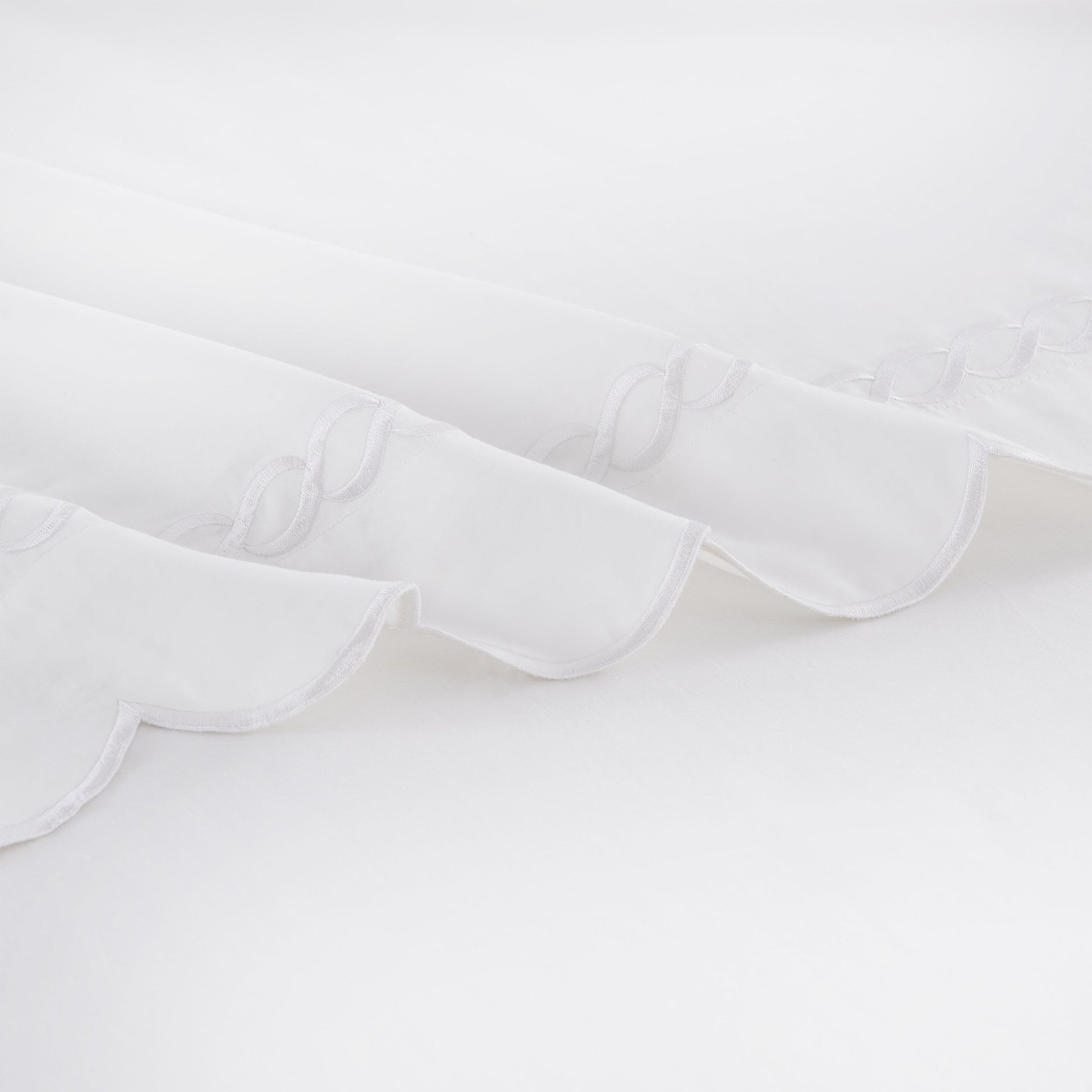 600 Thread Count Scallop Rope Embroidered Cotton Pillowcase Pair - Quahog Bay Bedding
