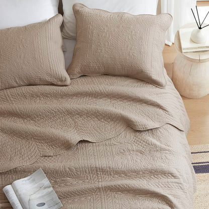 Coastal Scalloped Edge Quilt Set 3PC - Khaki