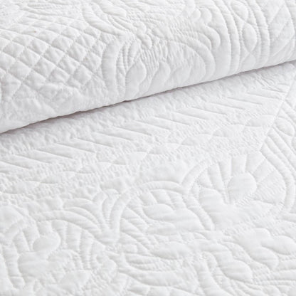 Coastal Scalloped Edge Quilt Set 3PC - White