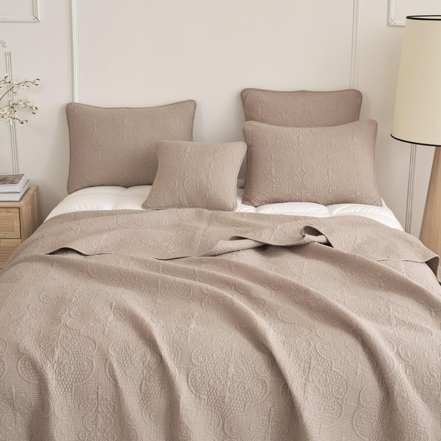 DaDa Bedding Neutral Taupe Beige Sandy Elegant Matelasse Cotton Quilted Bedspread Set (JHW-585) - DaDa Bedding Collection