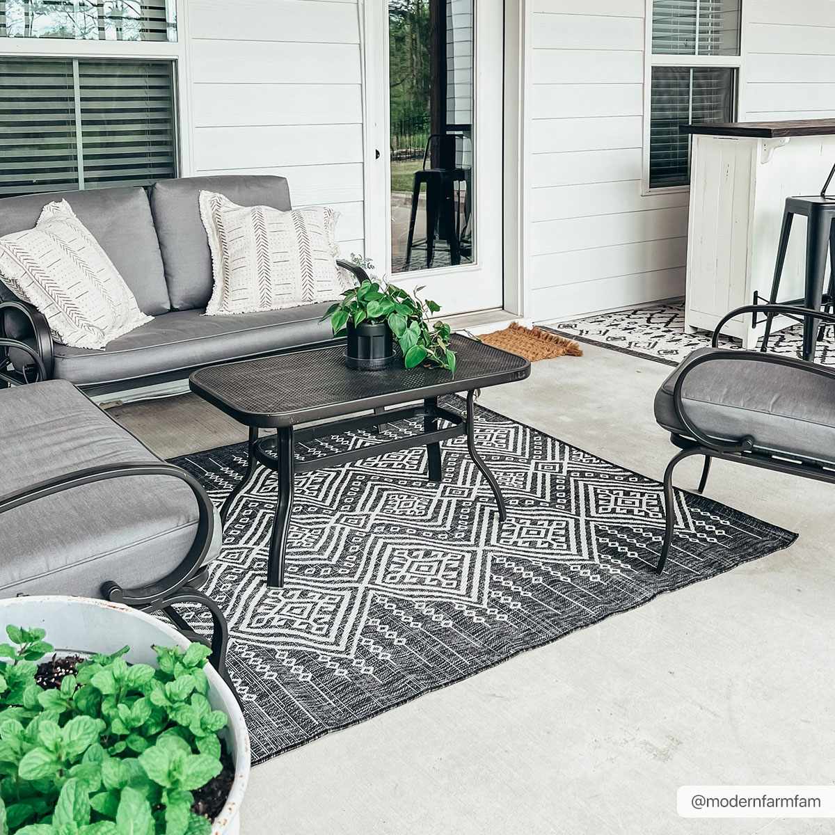 Frankville Black & White All Over Performance Rug