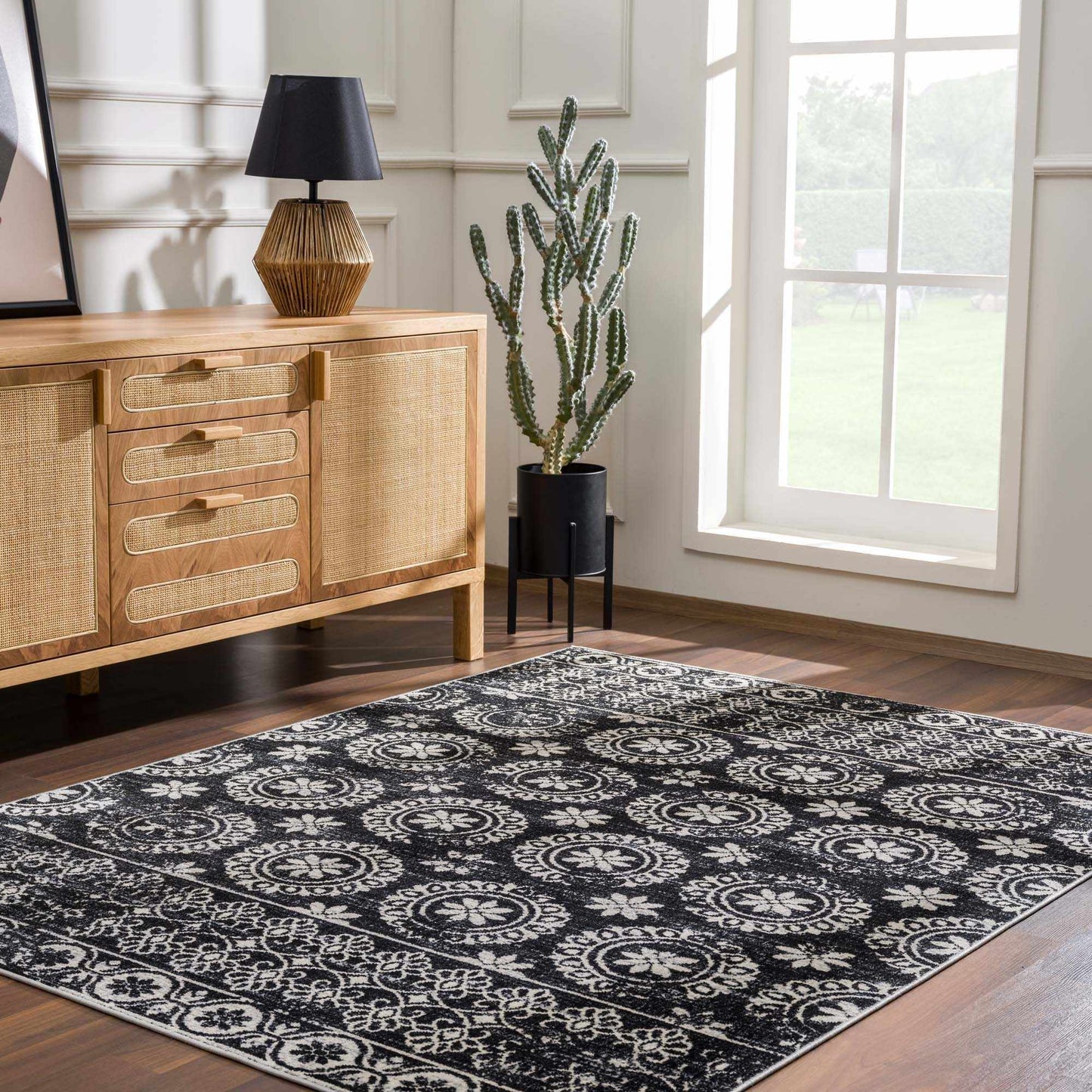 Kahraman Black&White Floral Washable Area Rug