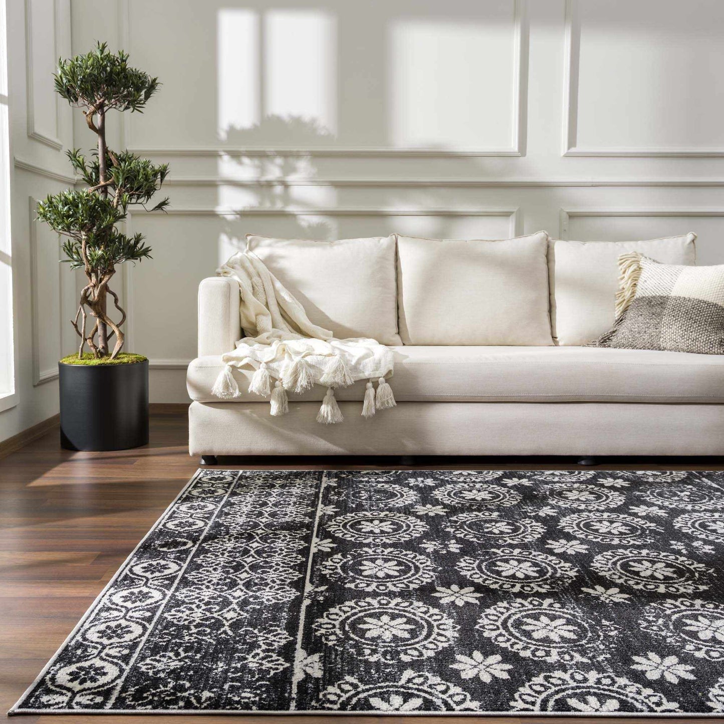 Kahraman Black&White Floral Washable Area Rug