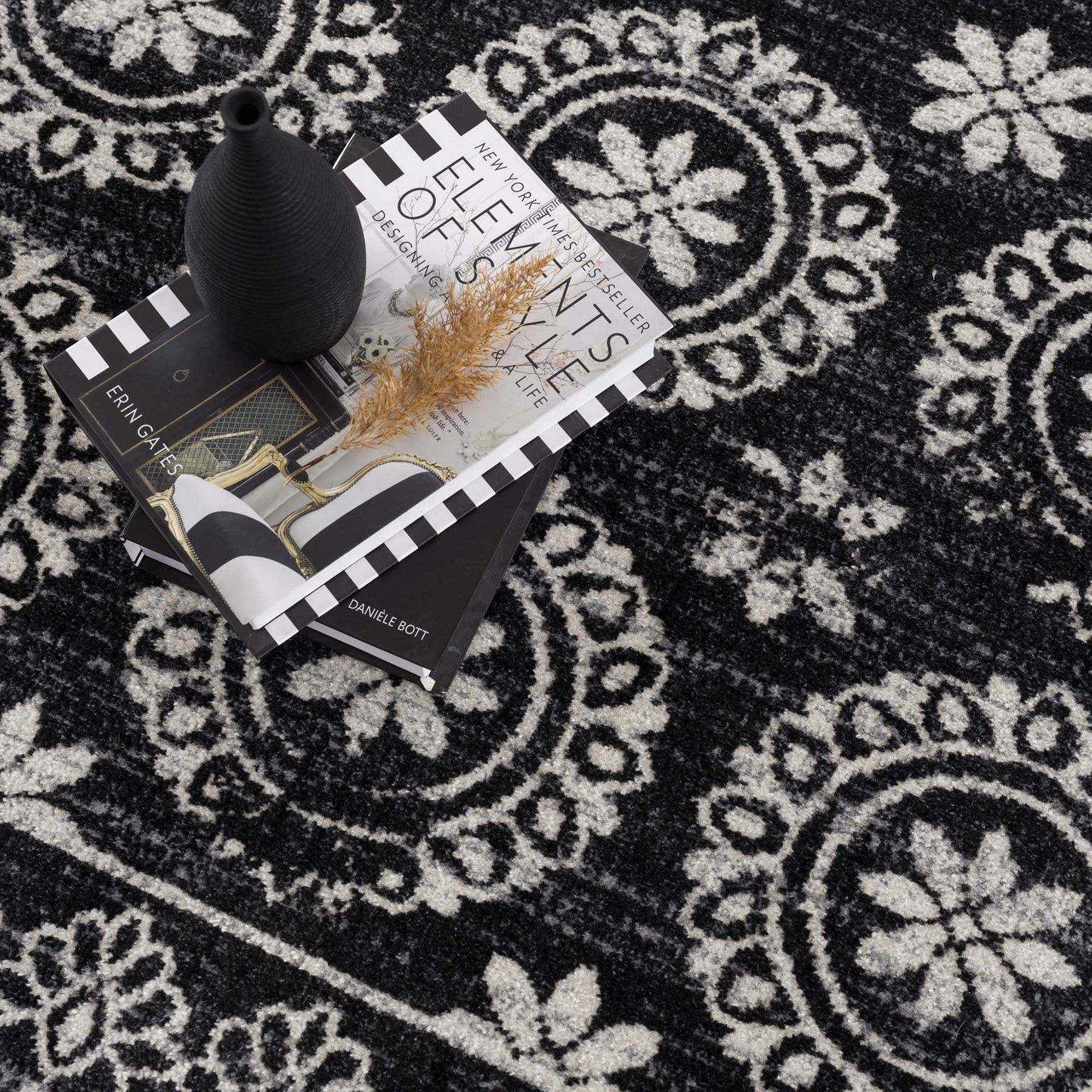 Kahraman Black&White Floral Washable Area Rug
