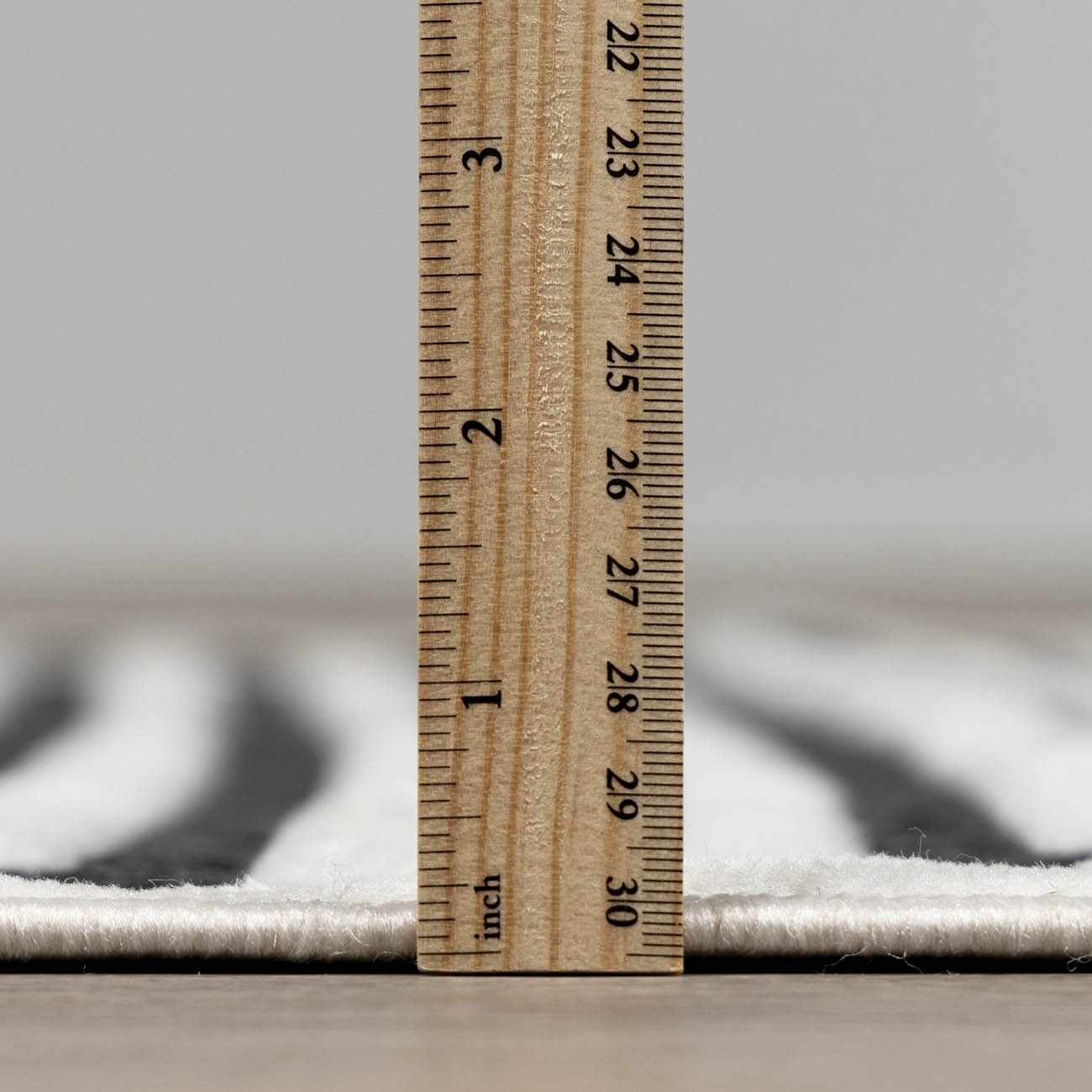 Anah Black Durable Rug