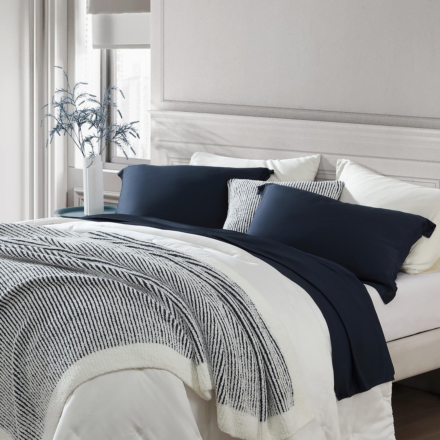 Luxury Two-Tone Ribbed Bed Blanket