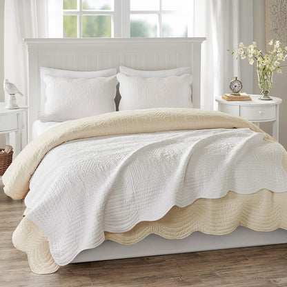 Tuscany Coastal Quilted Throw Blanket with Scalloped Edges